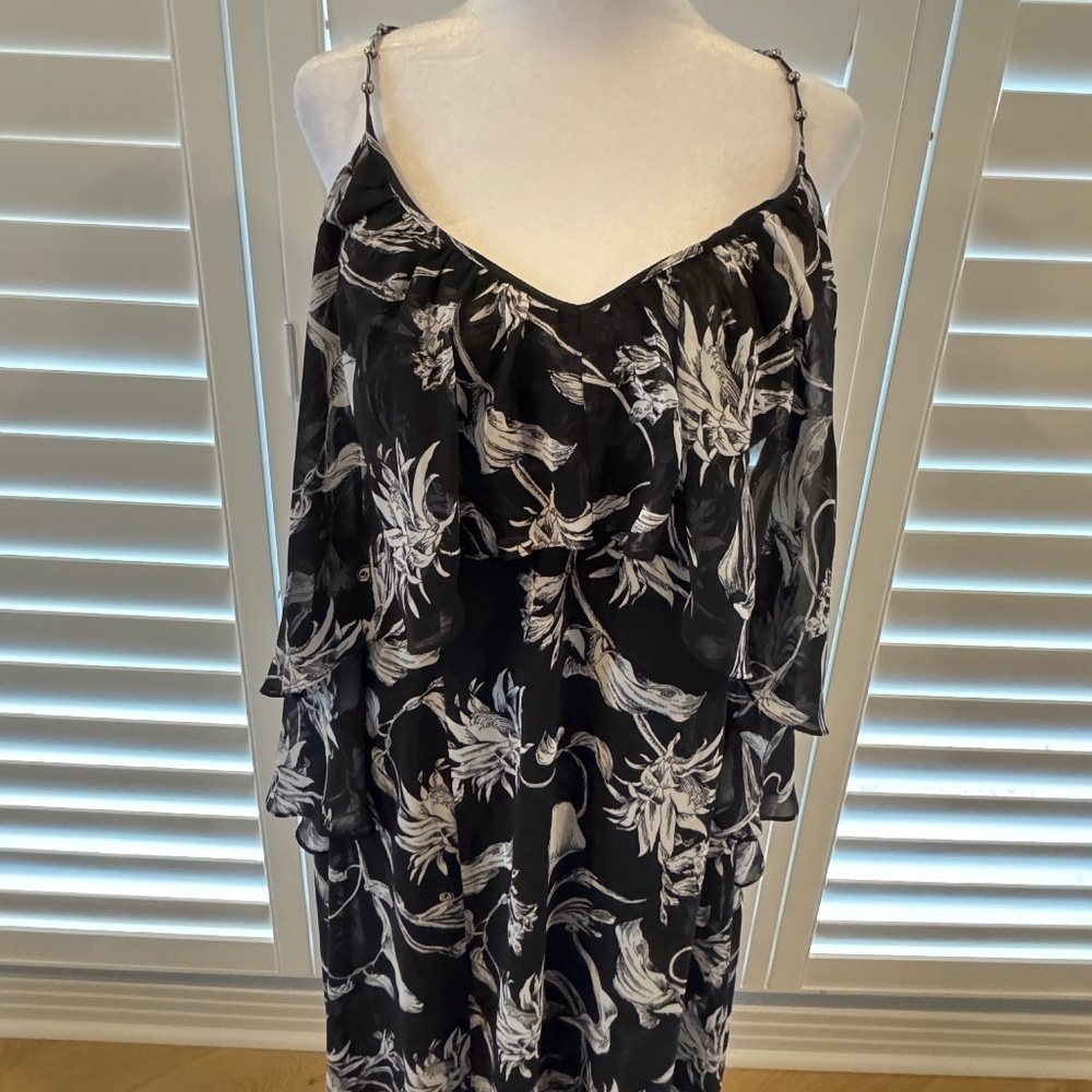 White House Black Market Black and White Sundress Sz 6 - Picture 2 of 9